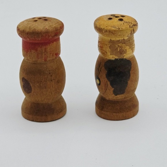 Vintage Wooden Figural Face Salt & Pepper Shakers Mini Hand Painted Pair Decor - Picture 2 of 10